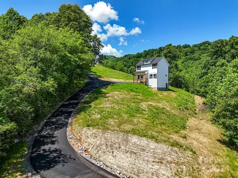 9 Cleves Dr, Candler, NC 28715