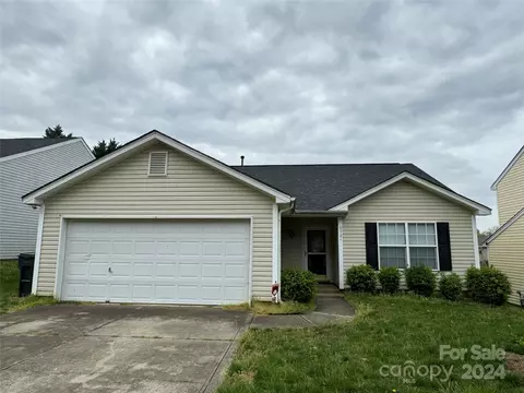 6921 Red Bud Cir, Charlotte, NC 28214