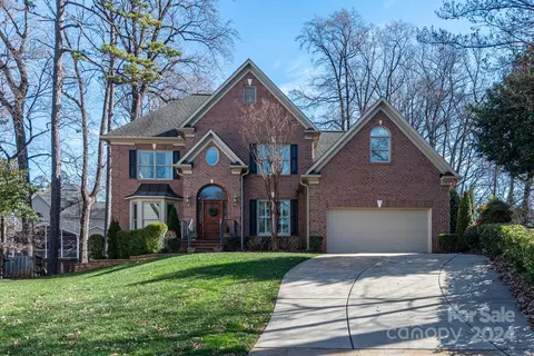 5235 Downing Creek Dr, Charlotte, NC 28269