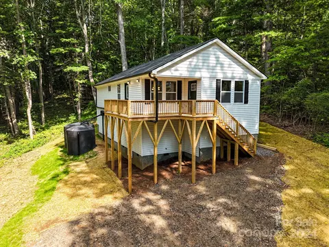340 Herron Point Ln, Weaverville, NC 28787