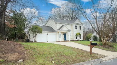3215 Silver Pond Ct, Charlotte, NC 28210