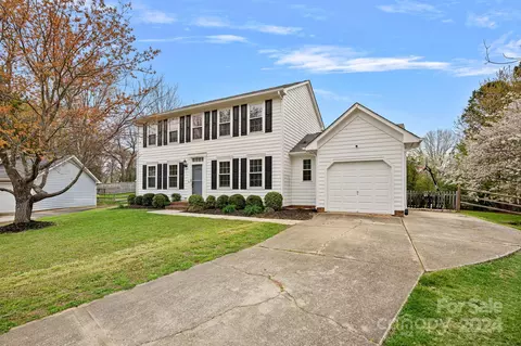 10932 Lassen Ct, Charlotte, NC 28214