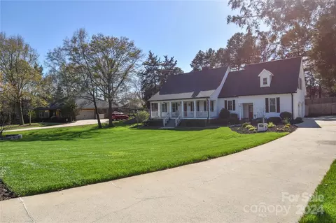831 Mcgregor Ne Ct NE, Concord, NC 28025