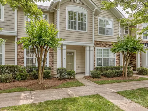 1143 Drummond Ln, Matthews, NC 28104