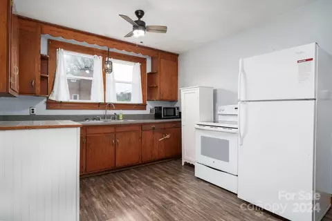Kitchen - 1503 County Home Rd, Conover, NC 28613 photo 3 of 3