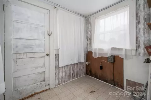 Bath - 1503 County Home Rd, Conover, NC 28613 photo 1 of 3