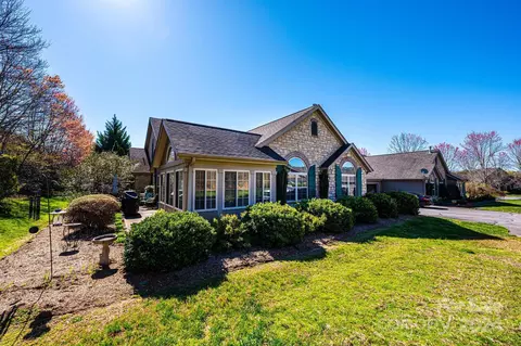 815 Wynnshire D Dr #D, Hickory, NC 28601