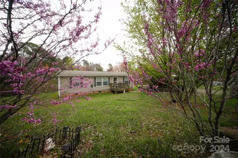 151 Peppertree Rd, Harmony, NC 28634 photo 3