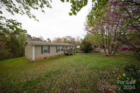 151 Peppertree Rd, Harmony, NC 28634 photo 2