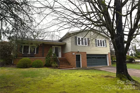 1524 6th Nw St NW, Hickory, NC 28601
