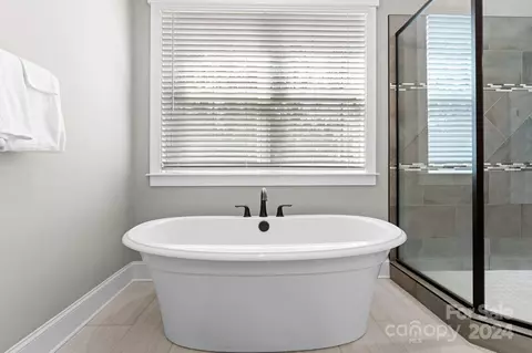 Bath - 6084 Chimney Bluff Rd, Lancaster, SC 29720 photo 1 of 5