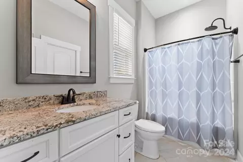 Bath - 6084 Chimney Bluff Rd, Lancaster, SC 29720 photo 4 of 5