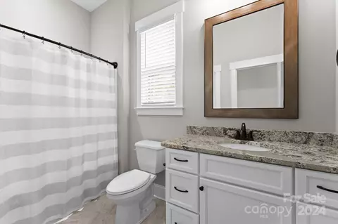 Bath - 6084 Chimney Bluff Rd, Lancaster, SC 29720 photo 5 of 5