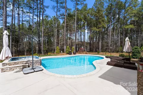 Exterior - 6084 Chimney Bluff Rd, Lancaster, SC 29720 photo 3 of 9