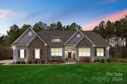 Exterior - 6084 Chimney Bluff Rd, Lancaster, SC 29720 photo 2 of 9