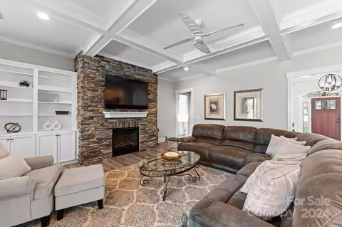 Living - 6084 Chimney Bluff Rd, Lancaster, SC 29720 photo 2 of 5