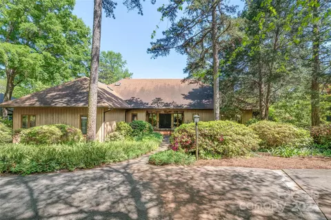 3421 Windbluff Dr, Charlotte, NC 28277