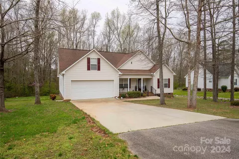 3014 Stonebridge Ln, Lancaster, SC 29720