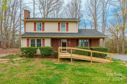 5154 Green Meadow Dr, Rock Hill, SC 29732