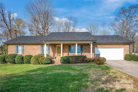 110 Green Meadow Ln, Statesville, NC 28625