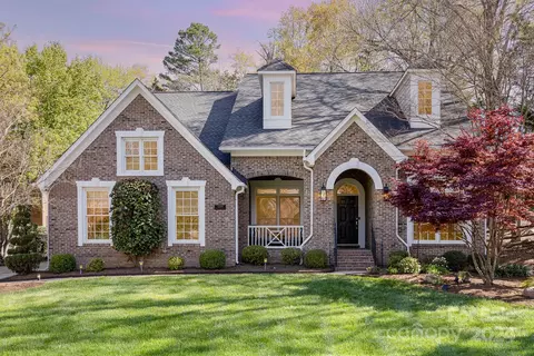 11409 Bloomfield Dr, Charlotte, NC 28277