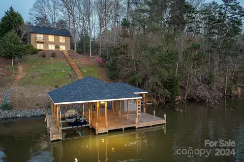154 Sugar Loaf Dr, Troy, NC 27371