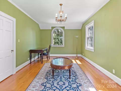 Entry Way - 8 7th Ne Ave NE, Hickory, NC 28601 photo 6 of 7