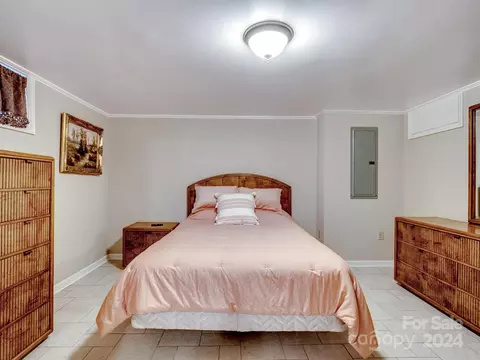 Bedroom - 8 7th Ne Ave NE, Hickory, NC 28601 photo 7 of 7