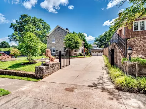 Exterior - 8 7th Ne Ave NE, Hickory, NC 28601 photo 3 of 4
