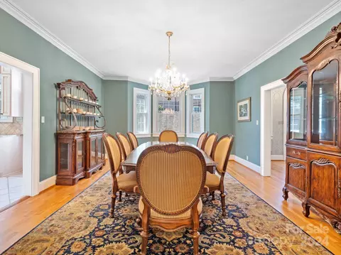 Dining - 8 7th Ne Ave NE, Hickory, NC 28601 photo 3 of 4