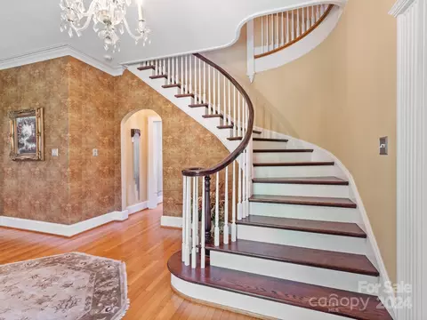 Entry Way - 8 7th Ne Ave NE, Hickory, NC 28601 photo 1 of 7