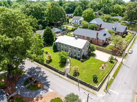 Exterior - 8 7th Ne Ave NE, Hickory, NC 28601 photo 2 of 4