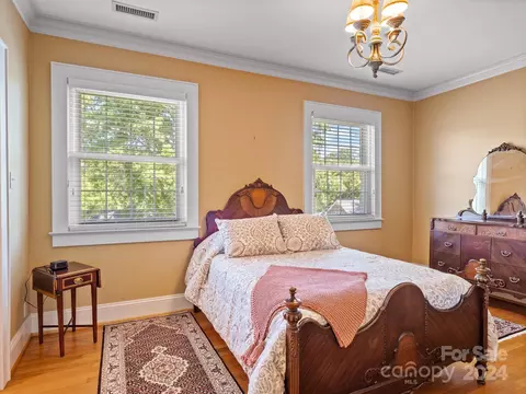Bedroom - 8 7th Ne Ave NE, Hickory, NC 28601 photo 4 of 7