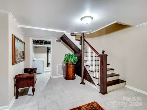 Entry Way - 8 7th Ne Ave NE, Hickory, NC 28601 photo 7 of 7