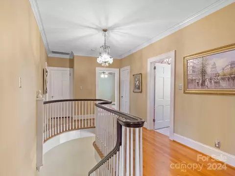 Entry Way - 8 7th Ne Ave NE, Hickory, NC 28601 photo 4 of 7