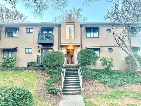 217 Dotger Ave, Charlotte, NC 28207