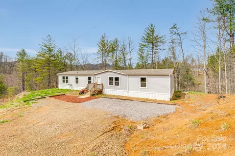 307 Sidewinder Dr, Green Mountain, NC 28740