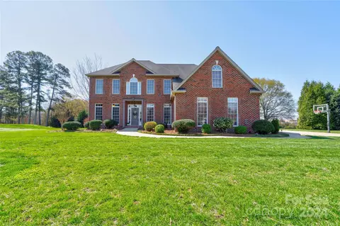 709 Cedar Hill Dr, Shelby, NC 28152