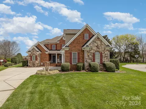 3006 Gin Ct, Harrisburg, NC 28075