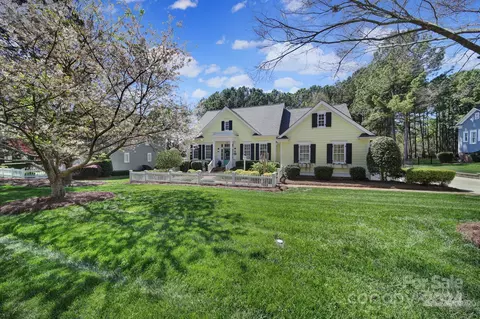 142 Hopkinton Dr, Mooresville, NC 28117