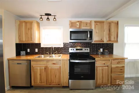 Kitchen - 8810 Spring Meadow Dr, Hickory, NC 28601 photo 1 of 4