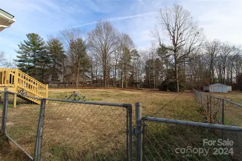 Exterior - 8810 Spring Meadow Dr, Hickory, NC 28601 photo 7 of 7