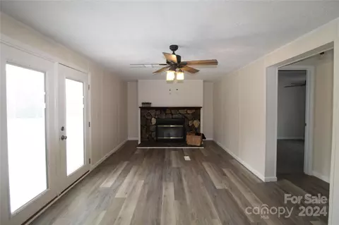 Living - 8810 Spring Meadow Dr, Hickory, NC 28601 photo 1 of 2