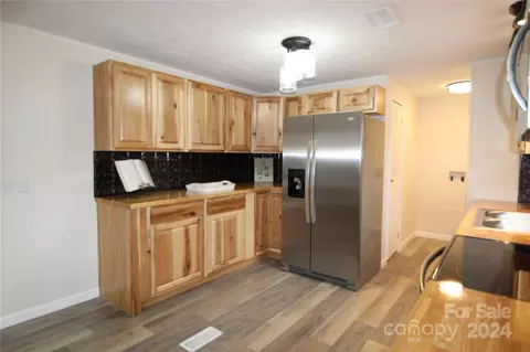 Kitchen - 8810 Spring Meadow Dr, Hickory, NC 28601 photo 2 of 4