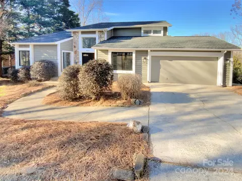 4901 Lindstrom Dr, Charlotte, NC 28226