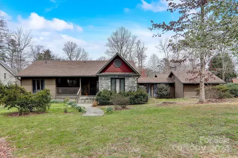14 Blue Heron Dr, Mills River, NC 28759