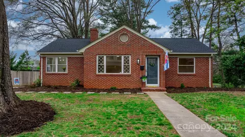 444 7th Sw St SW, Hickory, NC 28602