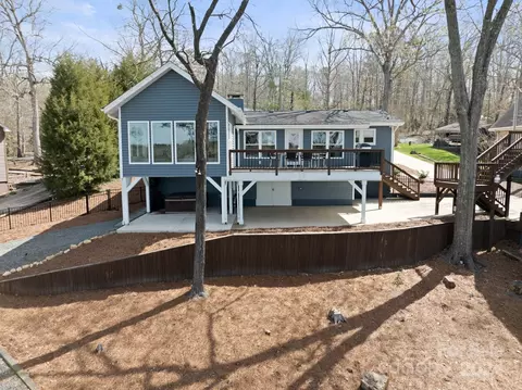 196 Shoreline Rd, New London, NC 28127