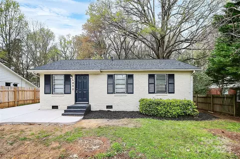 4800 Northaven Dr, Charlotte, NC 28206