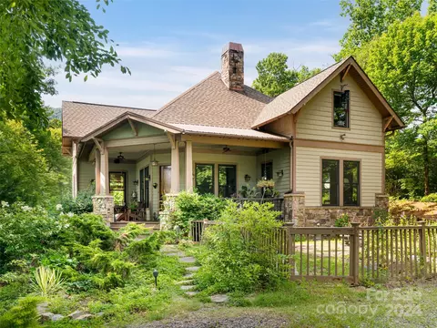 169 Camp Elliott Rd, Black Mountain, NC 28711